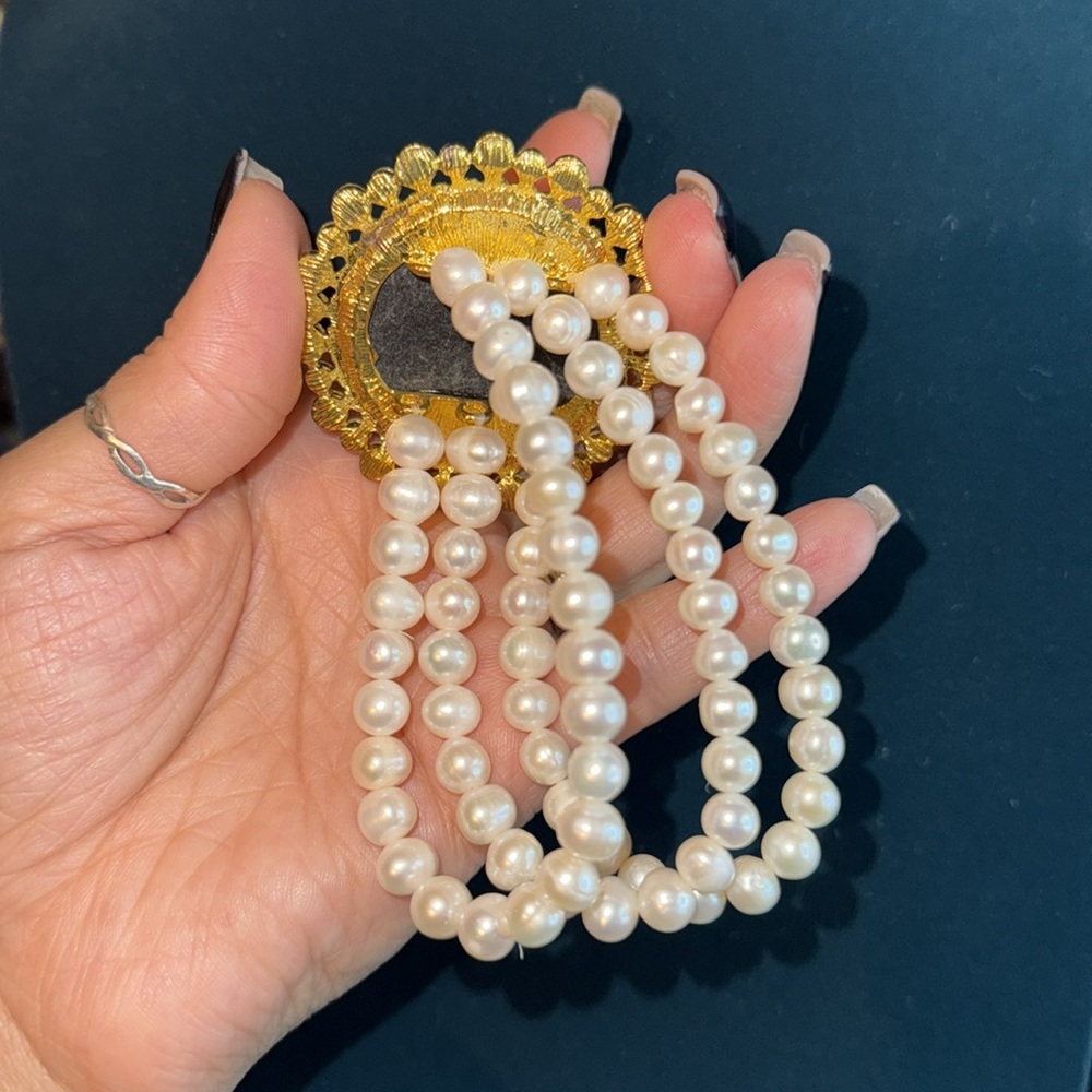 Cameo with Triple Freshwater Strand Pearl Bracelet - Picture 2 of 3